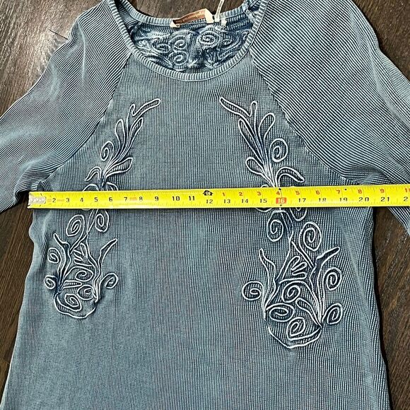 Soft Surroundings Camden Tunic Top Women’s Large Blue Embroidered Waffle Knit - Picture 7 of 7